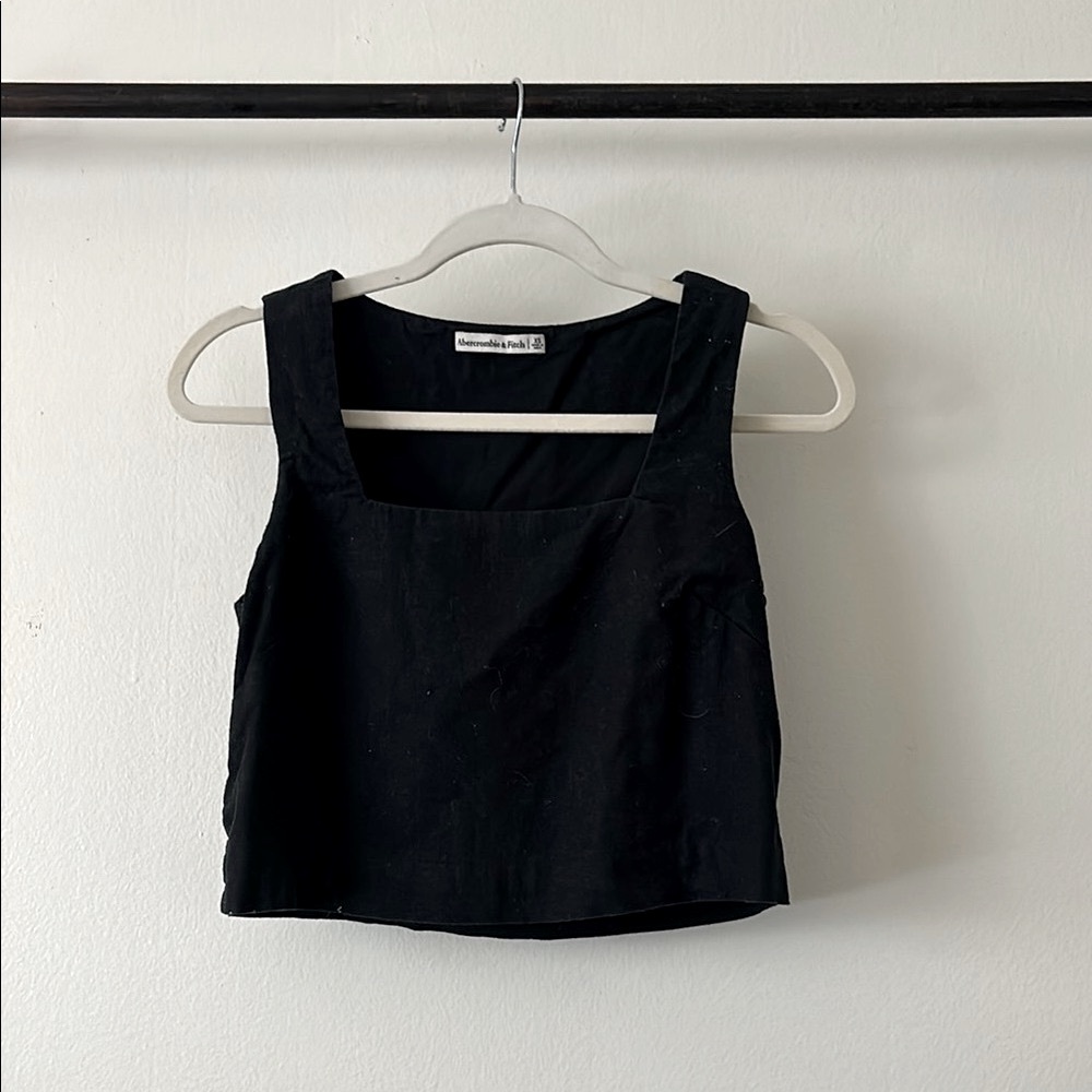 Black Sleeveless Crop Top